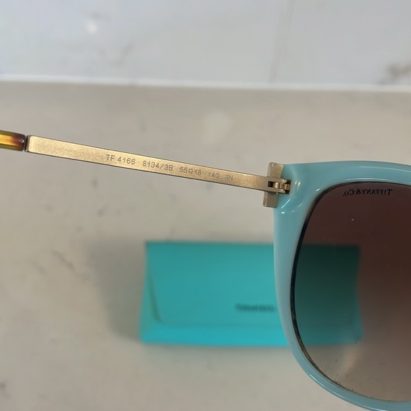Tiffany & Co sunglasses !!!  Tiffany T design . Cat eye. Blue box